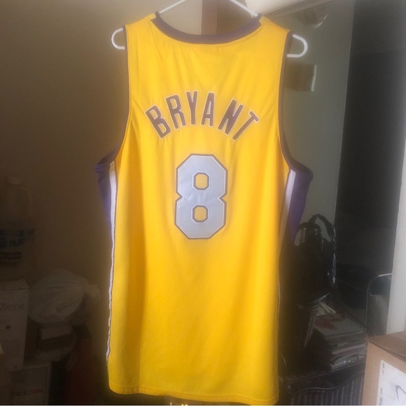 KOBE BRYANT LEGENDARY ICON 1999-2000 ROOKIE JERSEY #8 & SHOES #8 & FITTED - Picture 2 of 12